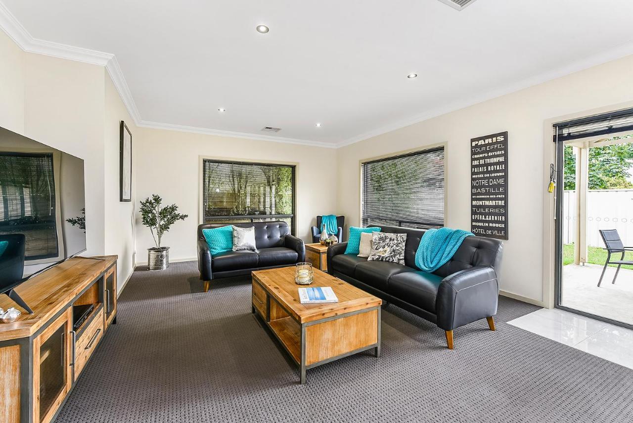Accommodation On Lansell 1 Being Unit 1 Of 6 Lansell Street Mount Gambier Extérieur photo