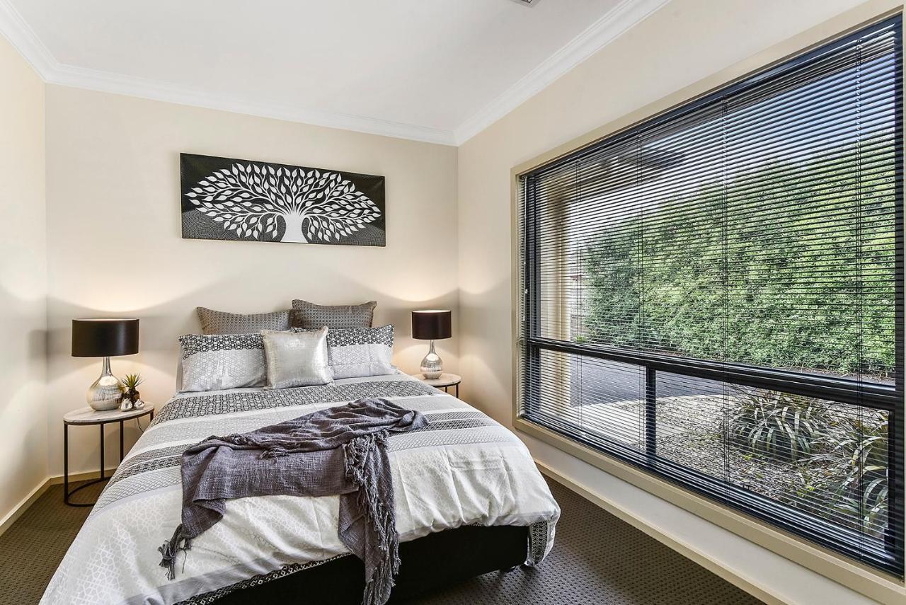 Accommodation On Lansell 1 Being Unit 1 Of 6 Lansell Street Mount Gambier Extérieur photo