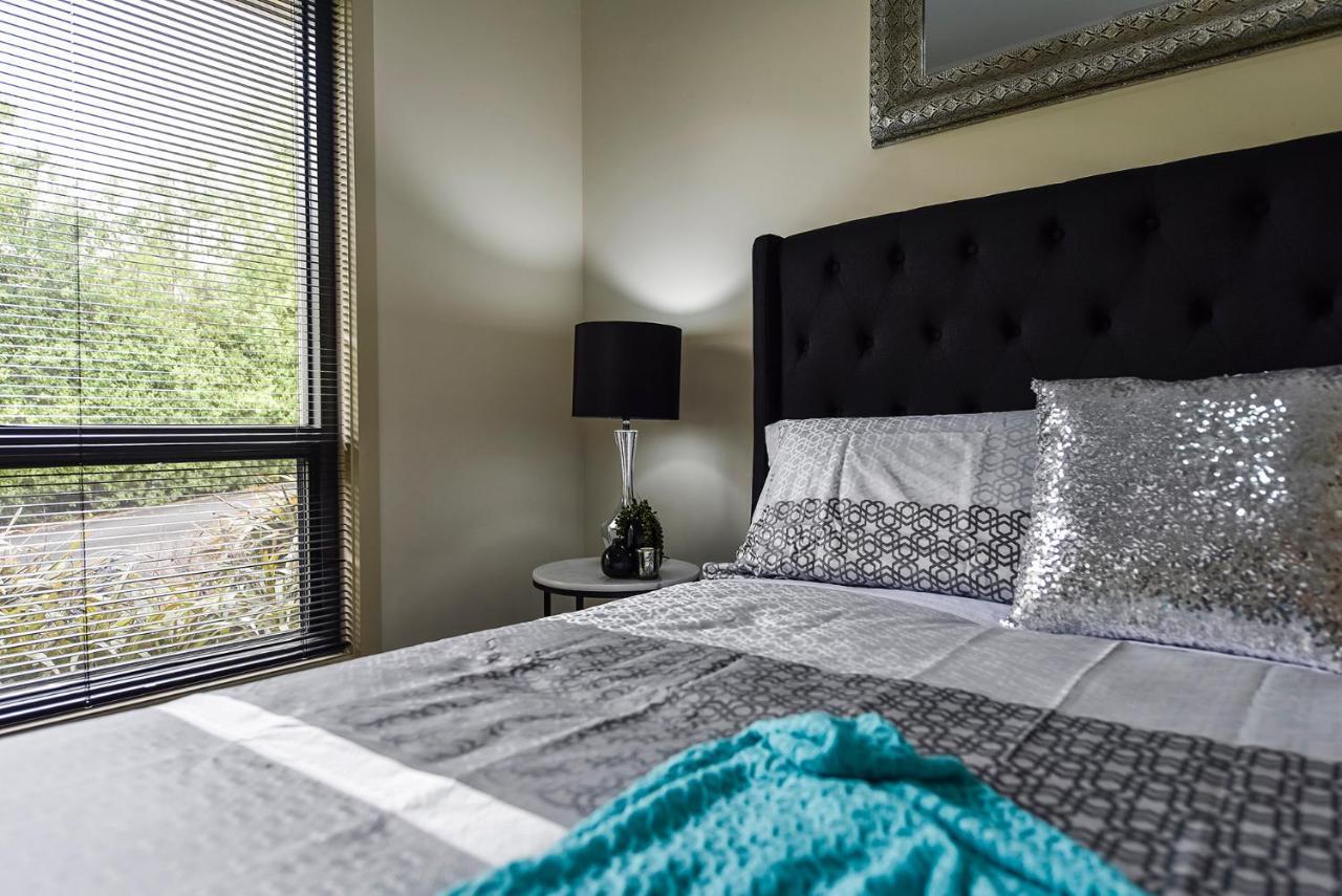 Accommodation On Lansell 1 Being Unit 1 Of 6 Lansell Street Mount Gambier Extérieur photo