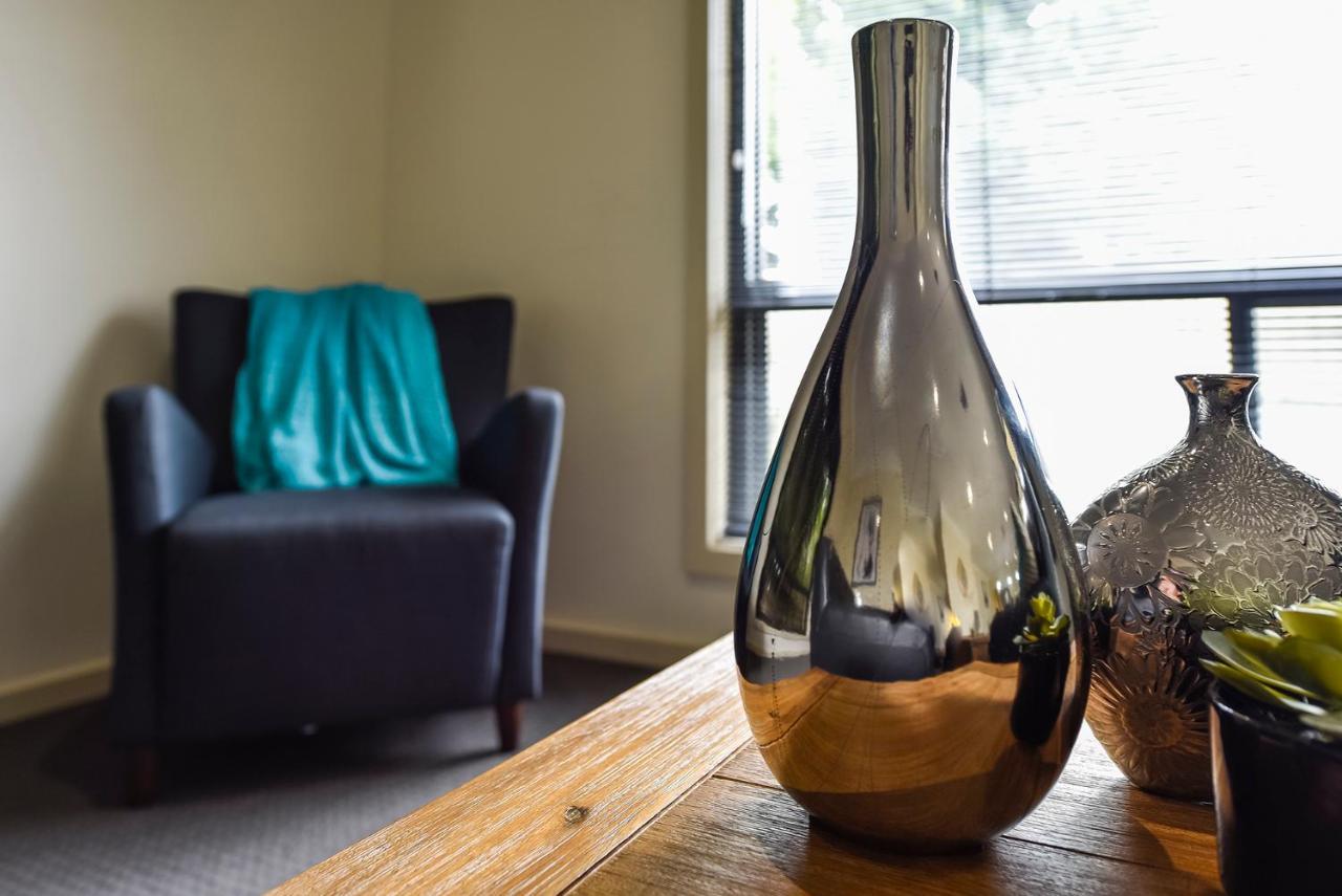 Accommodation On Lansell 1 Being Unit 1 Of 6 Lansell Street Mount Gambier Extérieur photo