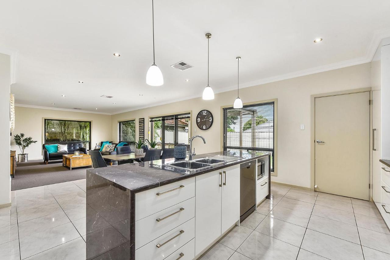 Accommodation On Lansell 1 Being Unit 1 Of 6 Lansell Street Mount Gambier Extérieur photo